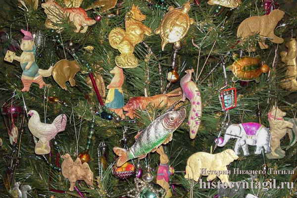 Игрушки из вторсырья украсят городские новогодние елки
